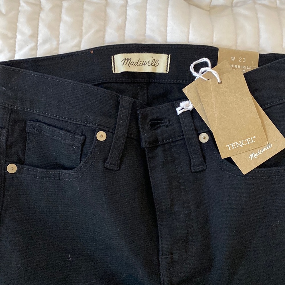 9" Mid-Rise Skinny Jeans in Lunar Wash: TENCEL™ Denim Edition
